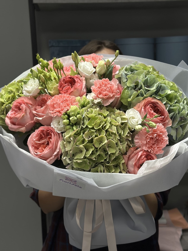 Классический букет Эленелль: романтика в каждой детали klassicheskiy-buket-elenelly:-romantika-v-kazhdoy-detali