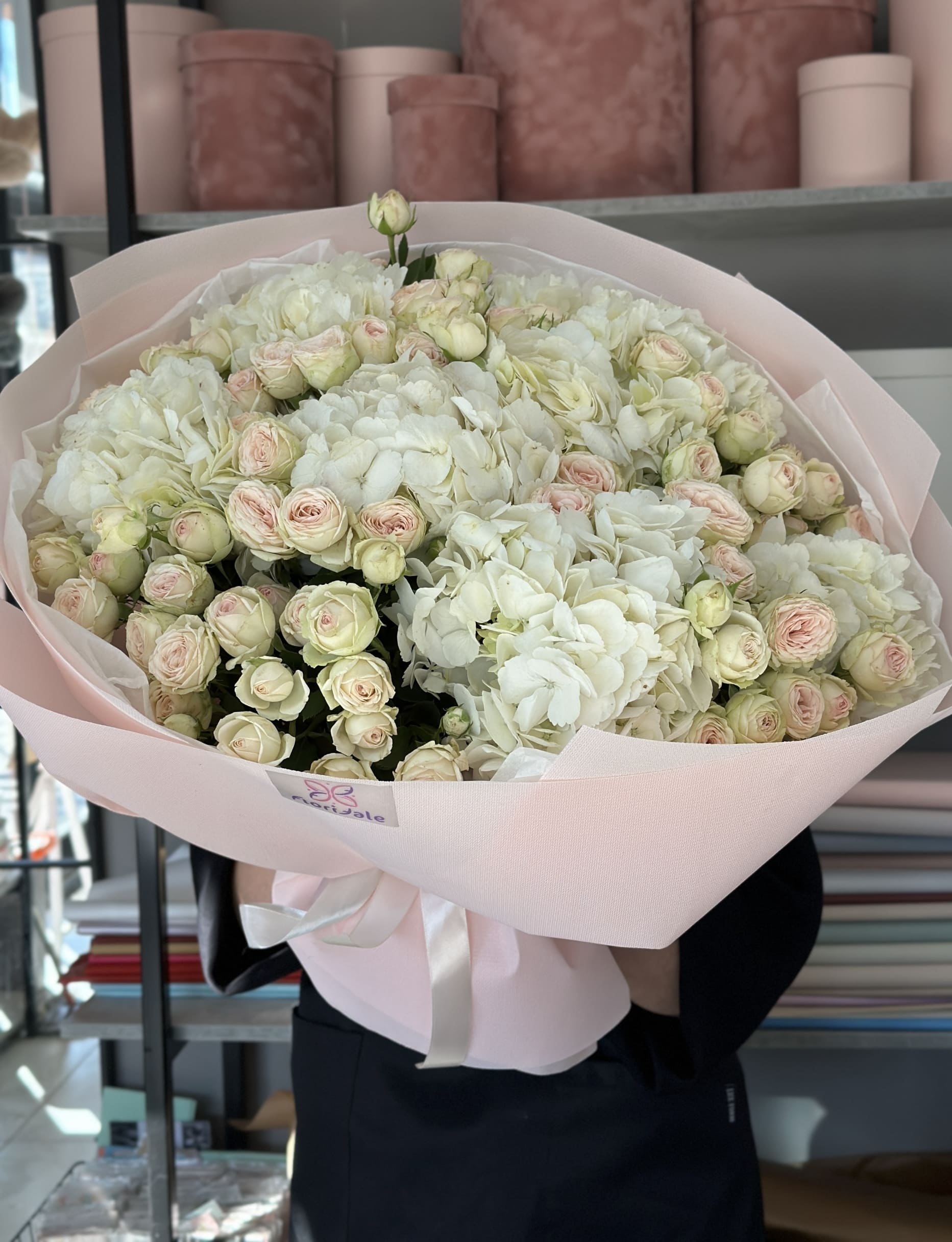 Классический букет Кремми: нежный аккорд в мелодии дня klassicheskiy-buket-kremmi:-nezhnyy-akkord-v-melodii-dnya