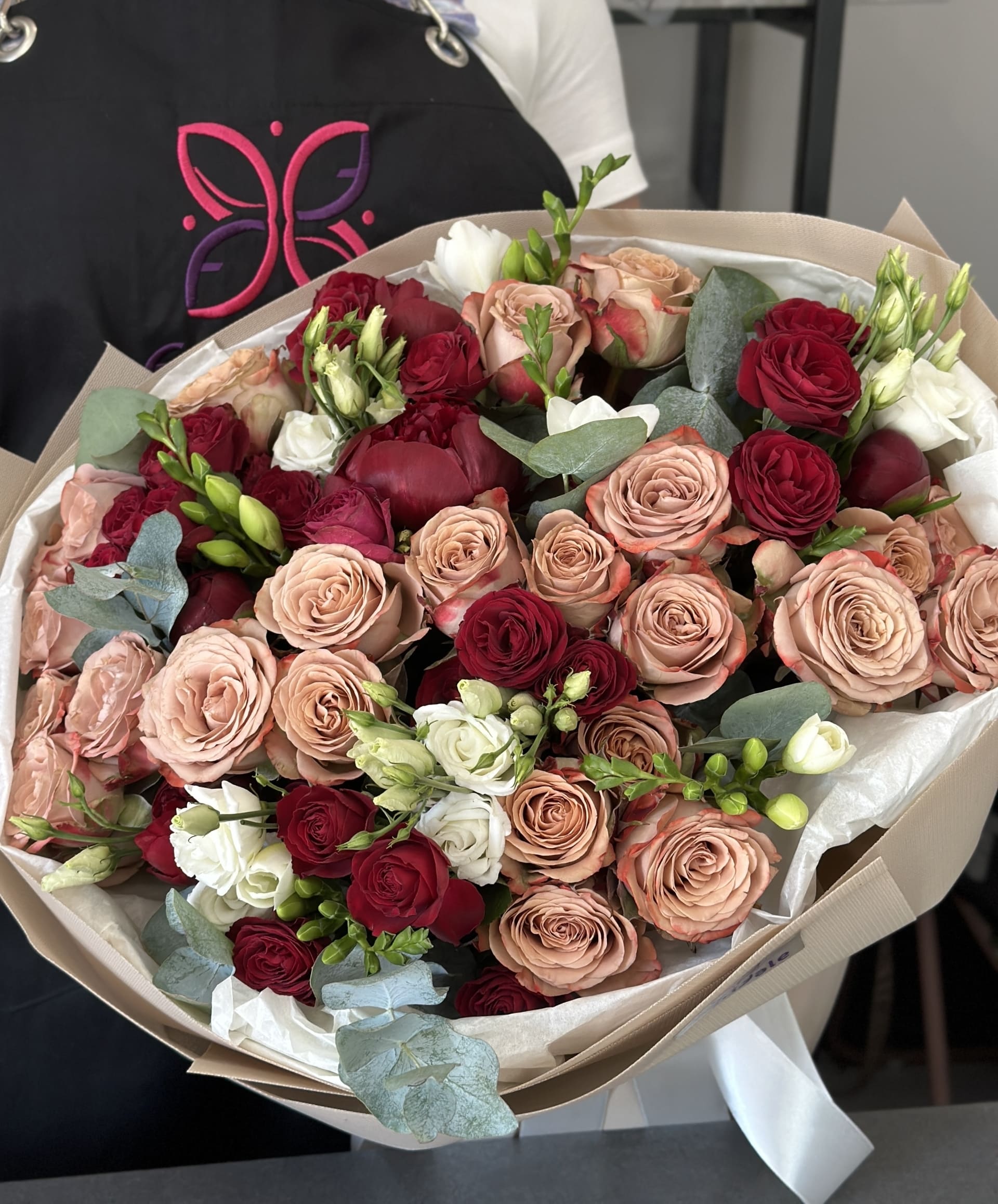 Классический букет Лонель: палитра приятных эмоций klassicheskiy-buket-lonely:-palitra-priyatnyh-emotsiy