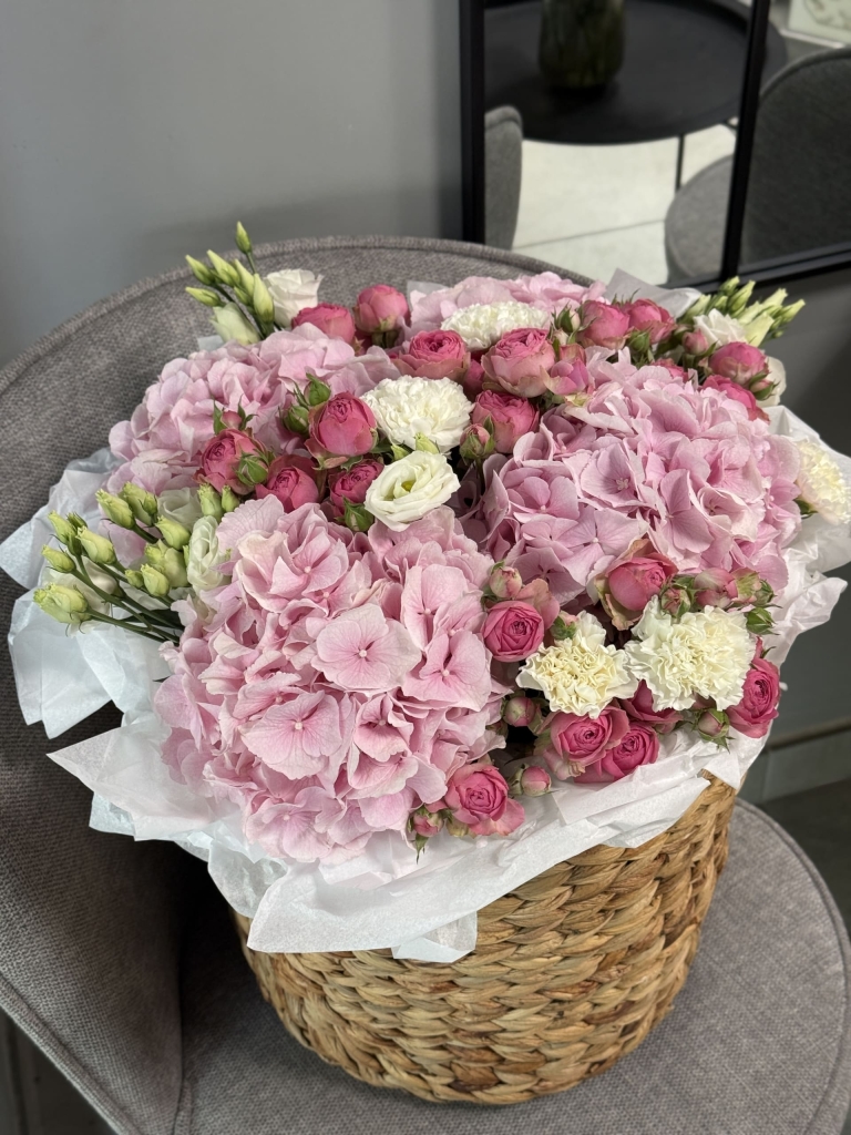 Композиция в корзине Асти: цветы, которые заставляют сердце биться чаще kompozitsiya-v-korzine-asti:-tsvety,-kotorye-zastavlyayut-serdtse-bitysya-chashte